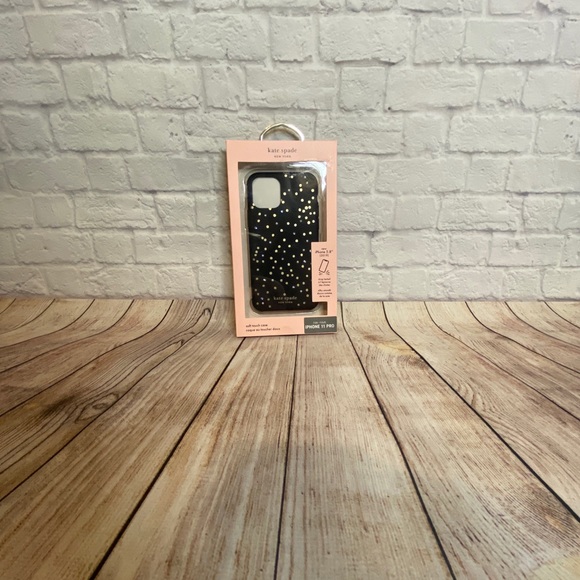 kate spade Accessories - ✨2x Host Pick✨NEW Kate Spade Case